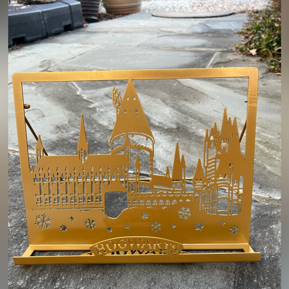 Harry Potter Hogwarts Metal Cookbook Tablet Holder Gold Tone Easel - Picture 7 of 8